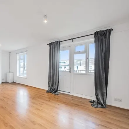 Rent this 2 bed apartment on Moffat Road in London, CR7 8PU