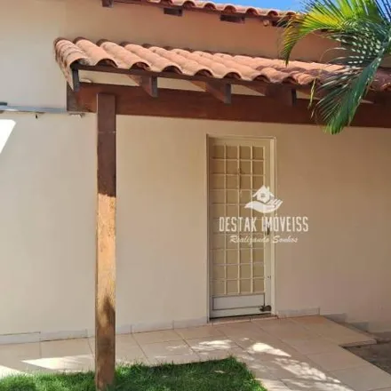 Buy this 3 bed house on Rua dos Acantos in Nova Uberlândia, Uberlândia - MG