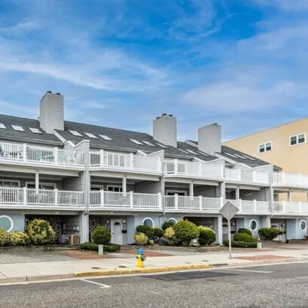 Buy this 4 bed condo on 586 East 2nd Avenue in North Wildwood, Cape May County