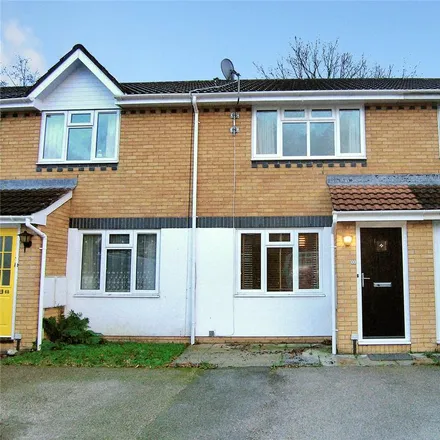 Rent this 2 bed townhouse on Birchwood Gardens in Cardiff, CF14 1HZ
