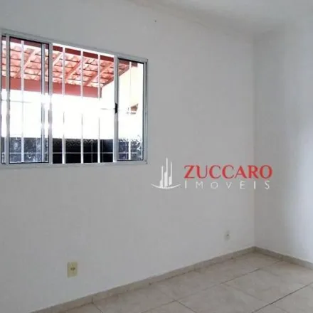Rent this 3 bed house on Avenida Amália Golim Pagnoncelli in Picanço, Guarulhos - SP