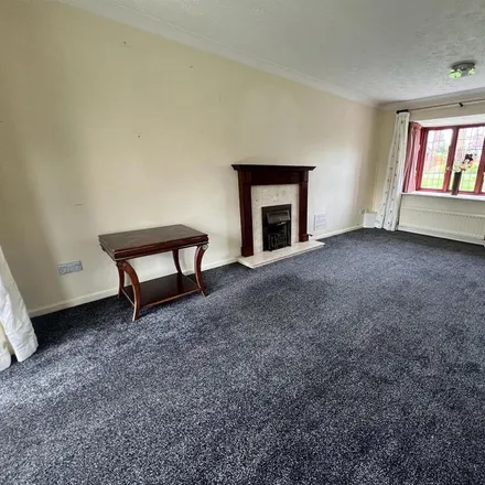 Image 3 - 14 Broadwells Crescent, Coventry, CV4 8JD, United Kingdom - House for rent