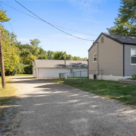 Image 4 - B Street at Sherman, East B Street, Belleville, IL 62220, USA - House for sale
