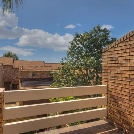 Image 1 - 10th Avenue, Rivonia, Sandton, 2128, South Africa - Townhouse for rent