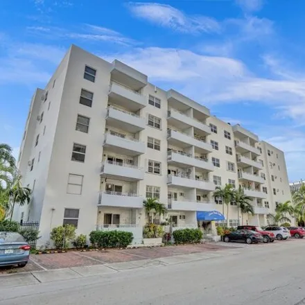 Buy this 2 bed condo on 2972 Banyan Street in Fort Lauderdale, FL 33316