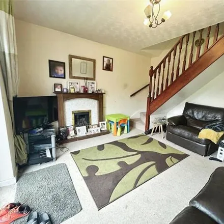 Image 7 - Plover Road, Lindley, HD3 3HS, United Kingdom - Townhouse for sale