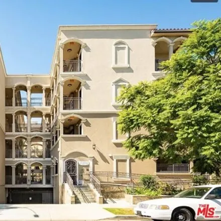 Rent this 2 bed condo on 435 Arnaz Drive in Los Angeles, CA 90048