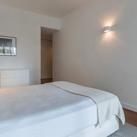 Rent this 3 bed apartment on Pizza à Fatia in Rua Dom Luís I 2A, 1200-149 Lisbon