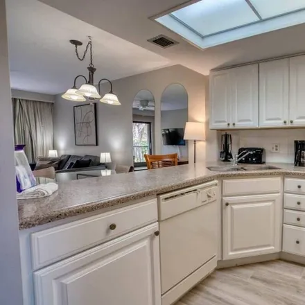 Image 2 - Naples, FL - Condo for rent