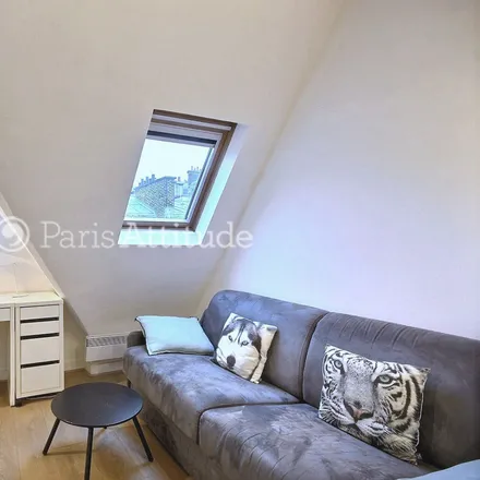Image 5 - 5 Square du Roule, 75008 Paris, France - Apartment for rent