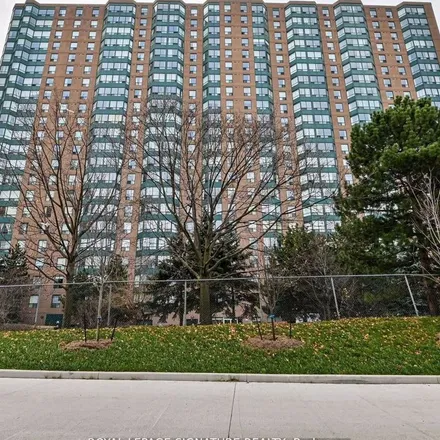 Image 2 - 135 Hillcrest Avenue, Mississauga, ON L5B 1N7, Canada - Apartment for rent
