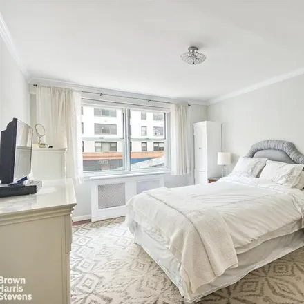 Image 3 - 233 EAST 69TH STREET 2I in New York - Apartment for sale