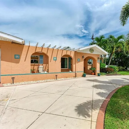 Buy this 3 bed house on 524 Key Royale Drive in Holmes Beach, Manatee County