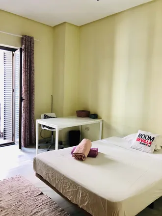 Rent this studio room on Calle O'Donnell in 22, 41001 Seville
