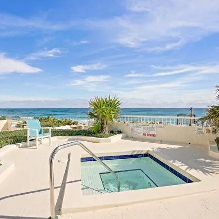 Image 5 - 5252 North Ocean Drive, Palm Beach Isles, Riviera Beach, FL 33404, USA - Condo for rent