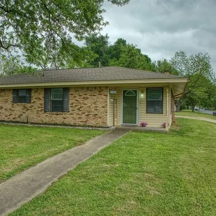 Buy this 3 bed house on 271 North 34th Street in Corsicana, TX 75110