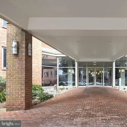 Rent this 1 bed condo on 3000 Spout Run Parkway in Arlington, VA 22201
