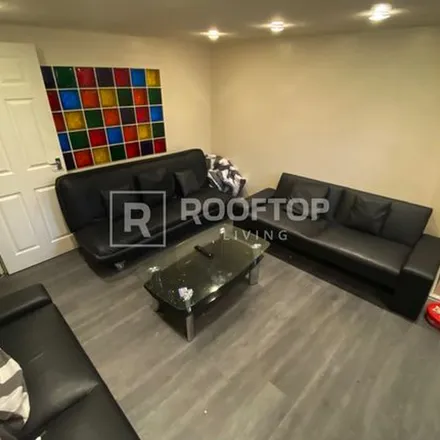 Rent this 8 bed townhouse on Mayville Avenue in Leeds, LS6 1NQ