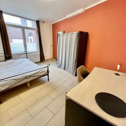 Image 2 - Rue du Louvy 31, 6060 Charleroi, Belgium - Apartment for rent
