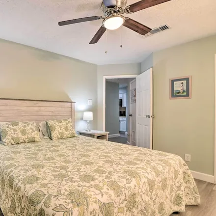 Rent this 2 bed condo on Galveston