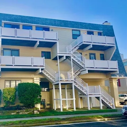 Buy this 3 bed condo on 3425 Landis Avenue in Sea Isle City, Cape May County