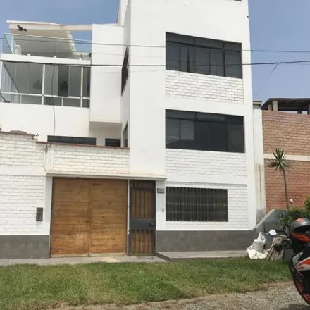 Buy this 3 bed house on Avenida Del Golf in Lima Metropolitan Area 15856, Peru