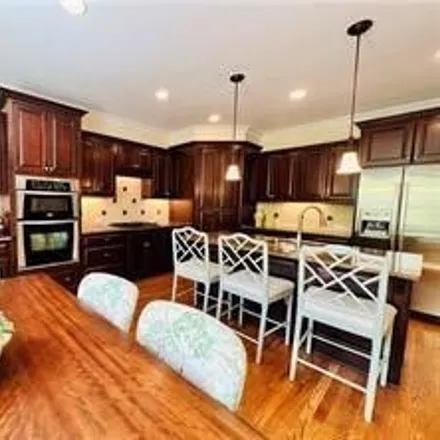 Image 4 - 5507 Waters Edge Trail, Roswell, GA 30075, USA - Townhouse for sale