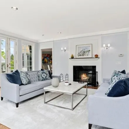 Image 7 - 672 Lake Avenue, Pine Hill, Greenwich, CT 06830, USA - House for sale