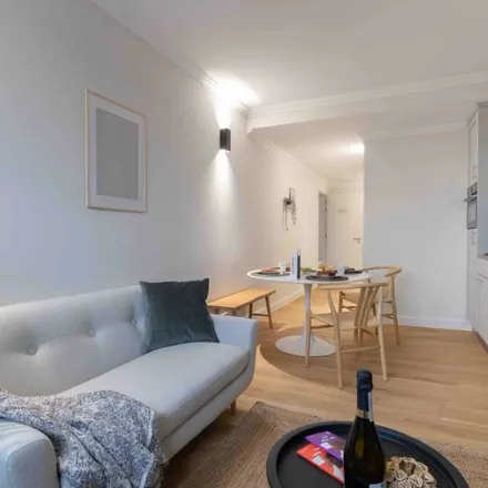 Rent this 1 bed apartment on Avenue Louis Lepoutre - Louis Lepoutrelaan 6 in 1050 Ixelles - Elsene, Belgium