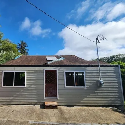 Buy this 3 bed townhouse on 1043 Yew Street in Coos Bay, OR 97420