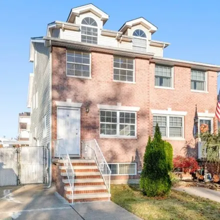 Buy this 3 bed house on 25 Delmar Avenue in New York, NY 10312