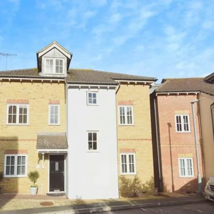 Buy this 4 bed house on Prower Close in Billericay, CM11 2BU