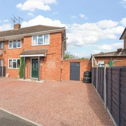 Buy this 3 bed duplex on Ronkswood Hill in Worcester, WR4 9ER