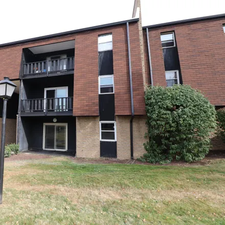 Buy this 1 bed condo on 3500 Lodge Lane in Louisville, KY 40218