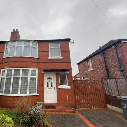 Rent this 3 bed duplex on Finchley Road in Manchester, M14 6FH