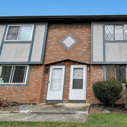 Rent this 2 bed condo on 1913 Slaton Court in Columbus, OH 43235