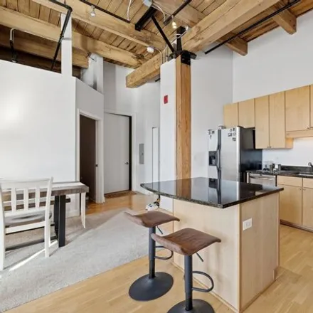 Image 9 - 770 Lofts, 775 West Jackson Boulevard, Chicago, IL 60607, USA - Condo for rent