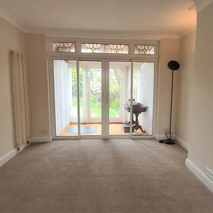 Image 6 - Friars Walk, London, N14 5LP, United Kingdom - Duplex for rent