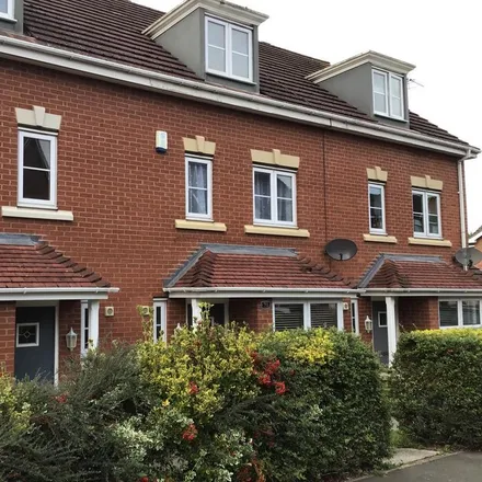 Rent this 4 bed townhouse on Stapeley in Clonners Field / Chadwicke Close, Clonners Field
