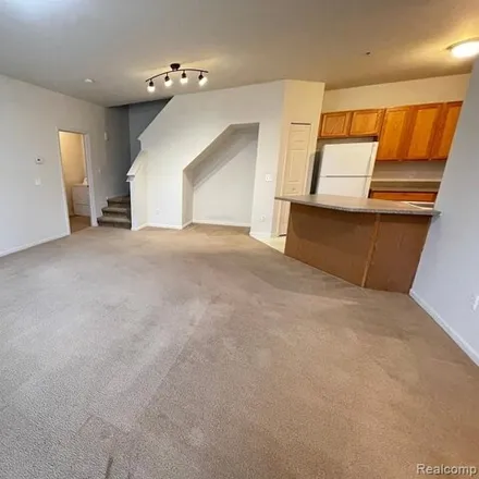Image 4 - 10299 West Midway Court, Commerce Charter Township, MI 48390, USA - House for rent