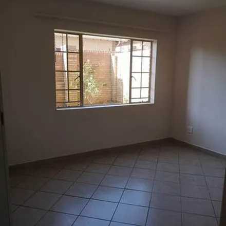 Image 4 - The Oval, Tshwane Ward 101, Gauteng, 0147, South Africa - Apartment for rent
