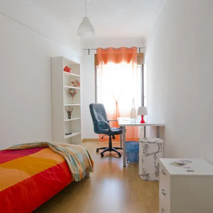 Rent this 4 bed room on Centro Educativo Navarro de Paiva in Rua de São Domingos de Benfica 16, 1500-559 Lisbon