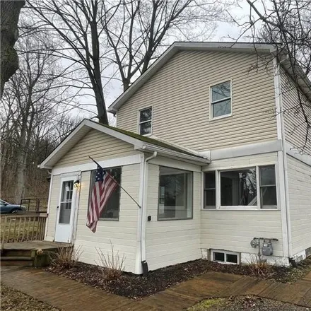 Buy this 3 bed house on 6 Jackson Place in Village of Fairport, NY 14450