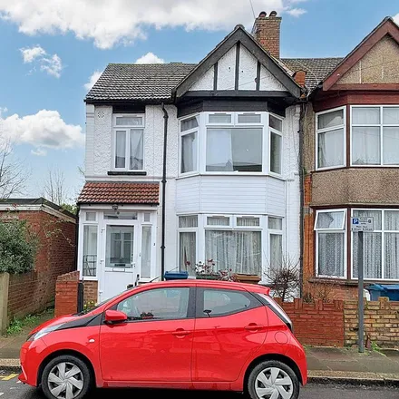 Rent this 3 bed house on Frognal Avenue in Greenhill, London