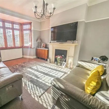 Image 9 - Hastings Road, London, RM2 5SR, United Kingdom - House for sale