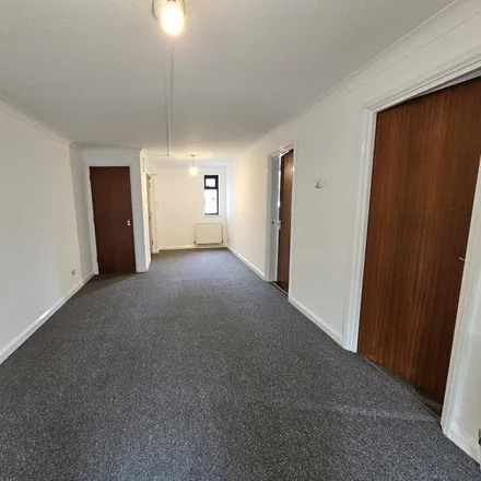 Image 4 - Hedley View, Loudwater, HP10 9RX, United Kingdom - Apartment for rent