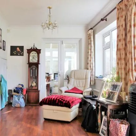 Image 5 - Clarkes Avenue, London, KT4 8PZ, United Kingdom - House for sale