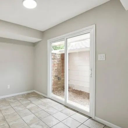 Image 9 - 727 Bunker Hill Rd Apt 12, Houston, Texas, 77024 - House for sale