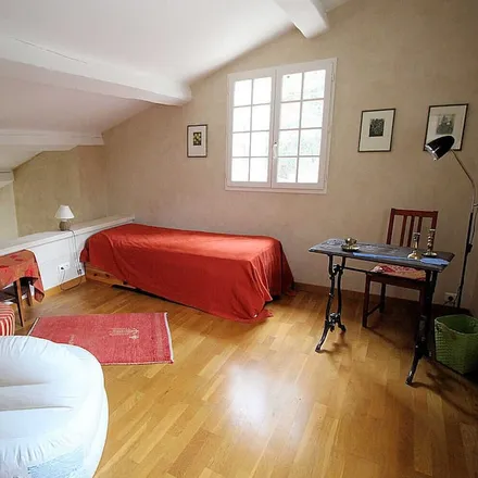 Rent this 5 bed house on 84490 Saint-Saturnin-lès-Apt