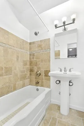Image 4 - 175 W 12th St Apt 8K, New York, 10011 - Townhouse for rent